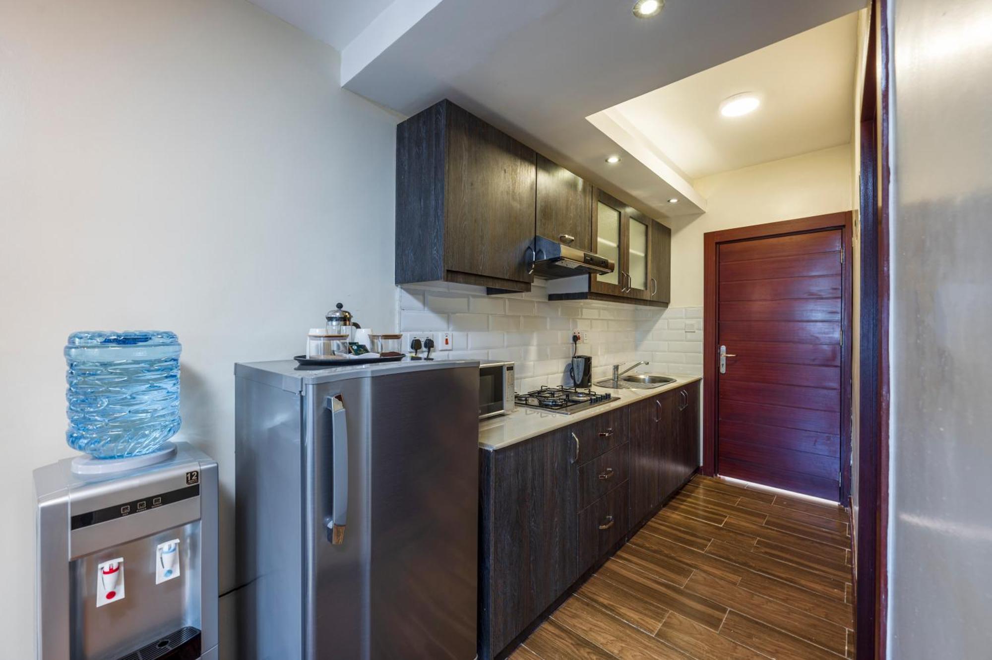 Roma Court Serviced Apartments Найроби Экстерьер фото