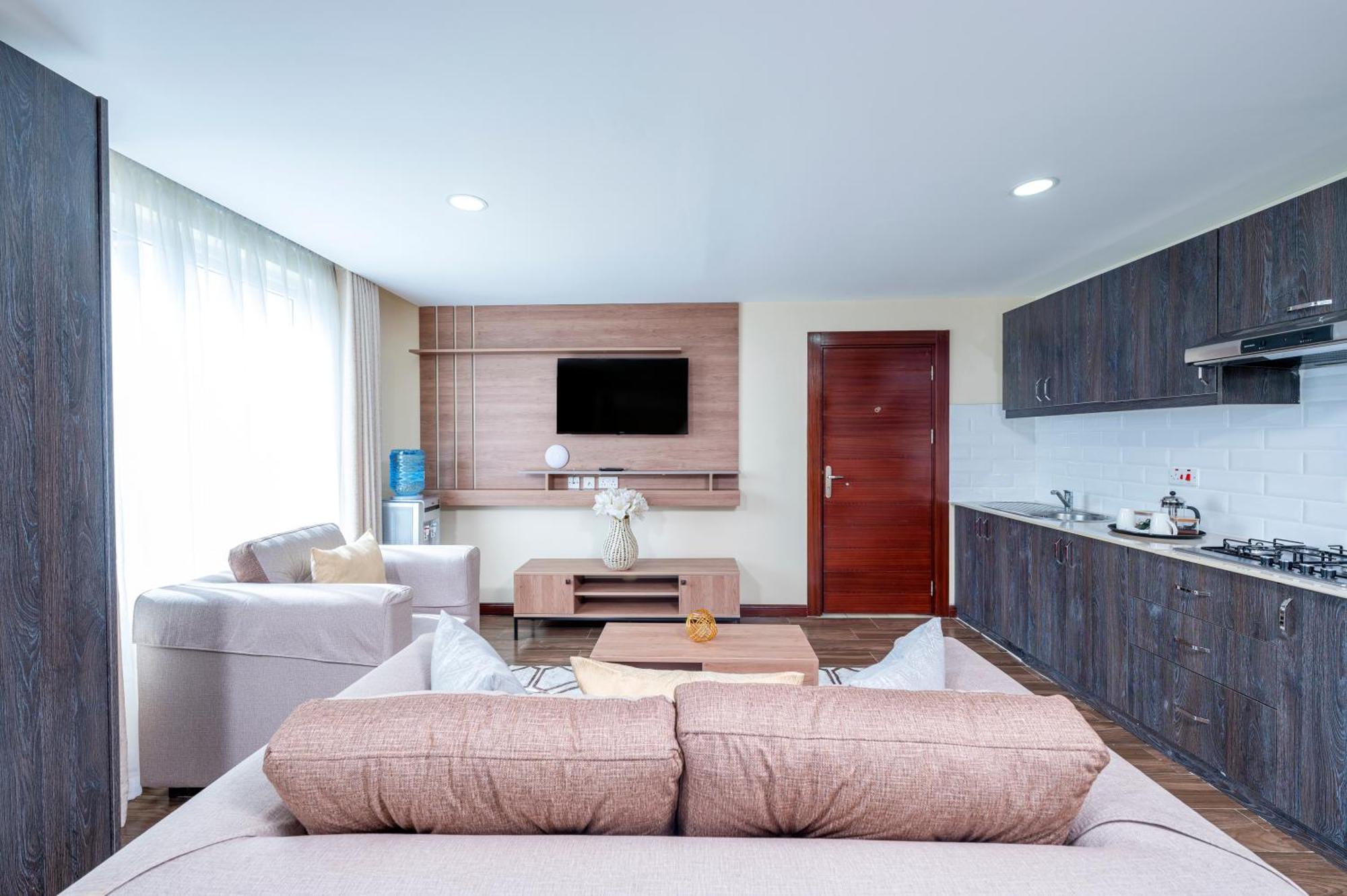 Roma Court Serviced Apartments Найроби Экстерьер фото