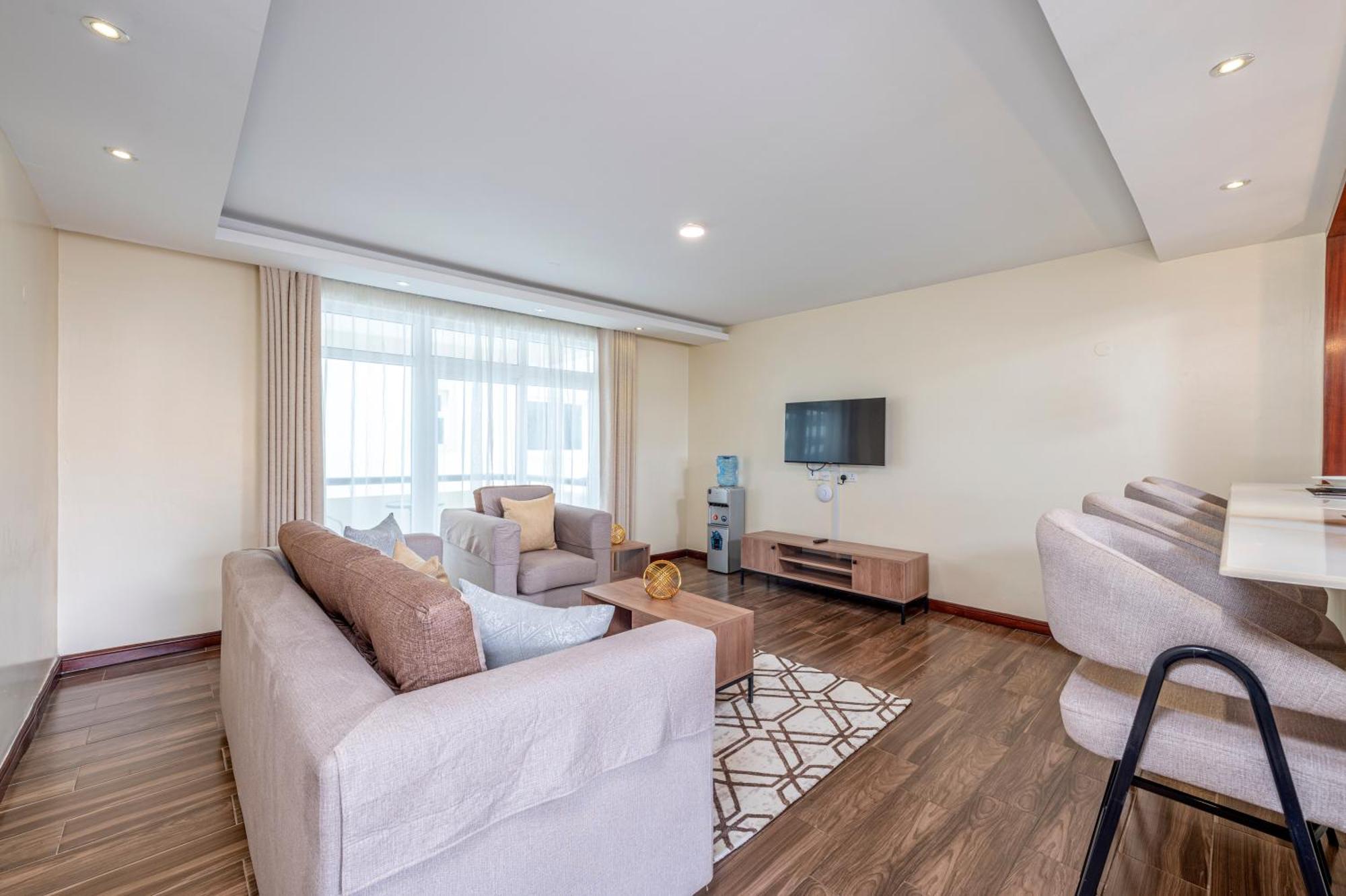 Roma Court Serviced Apartments Найроби Экстерьер фото